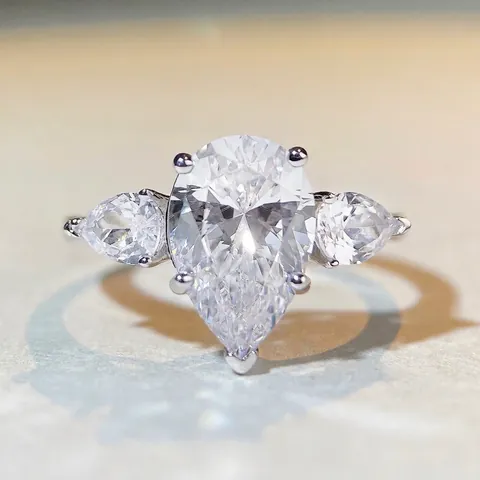 Elegant 925 Sterling Silver Pear Shaped Three Stone Zirconia Ring For Women Water Drop Cut Inlaid Wedding Party Jewelry Gift