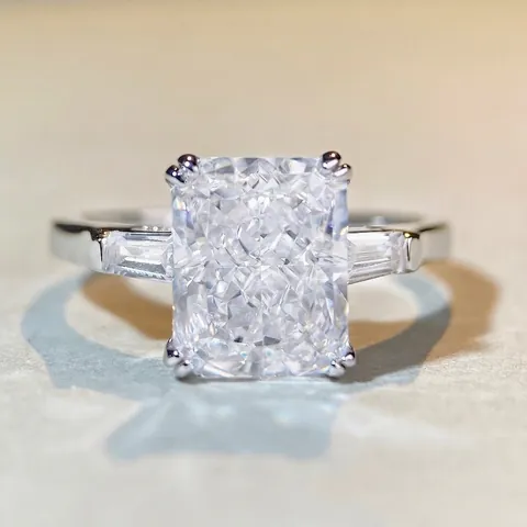 Anello in Zirconia Taglio Radiant Argento Sterling 925 Elegante Rettangolare Tre Pietre Anello di Fidanzamento da Donna Gioielli Regalo