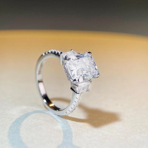 Lussuoso Anello in Argento Sterling 925 Con Taglio Radiant e Strass Tre Pietre Rettangolare Taglio Ghiaccio Anello di Fidanzamento Donna Gioielli