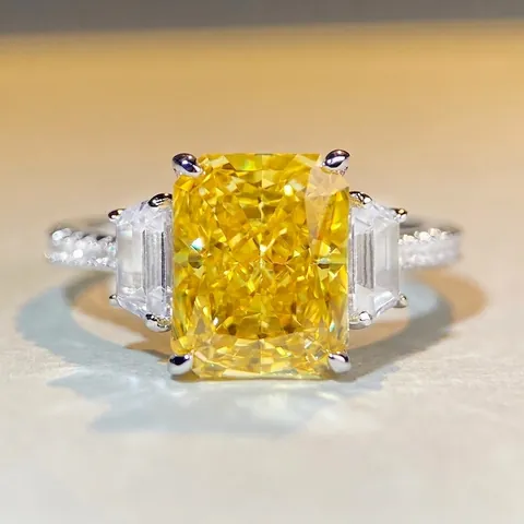 Lussuoso Anello a Tre Pietre in Argento Sterling 925 Taglio Radiant Zirconia Giallo Rosa Anello di Fidanzamento per Donna
