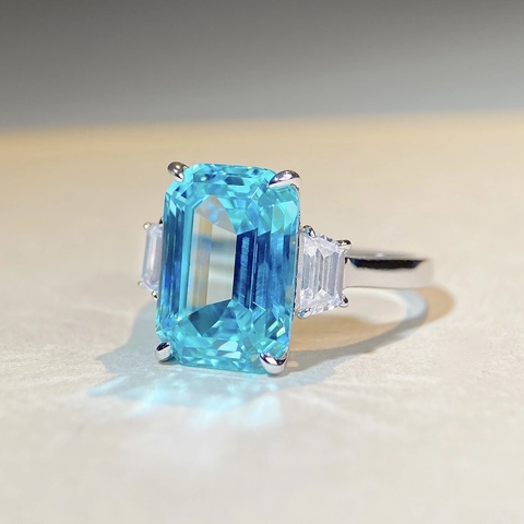 Anello in Argento Sterling 925 con Zirconia Taglio Smeraldo Lussuoso Grande Pietra Rettangolare Design a Tre Pietre per Donna Gioielli