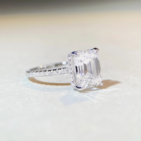 Luxury 925 Sterling Silver Moissanite Ring For Women Emerald Cut 4 Carat Solitaire Engagement Ring Fashion Jewelry