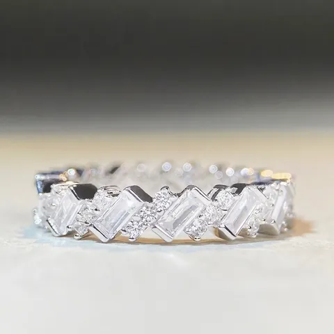 Bague en Argent Sterling 925 avec Zirconia pour Femmes Luxe Géométrique Pave Band Bijoux de Mode Mariage Fête Éternité Accessoire Ornement