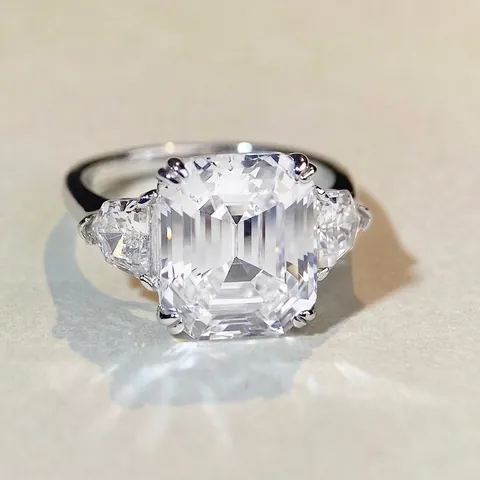 Eleganter 925 Sterlingsilber Smaragdschliff Zirkonia Drei-Steine-Ring Für Damen Luxuriöser Hochzeit Verlobungsring