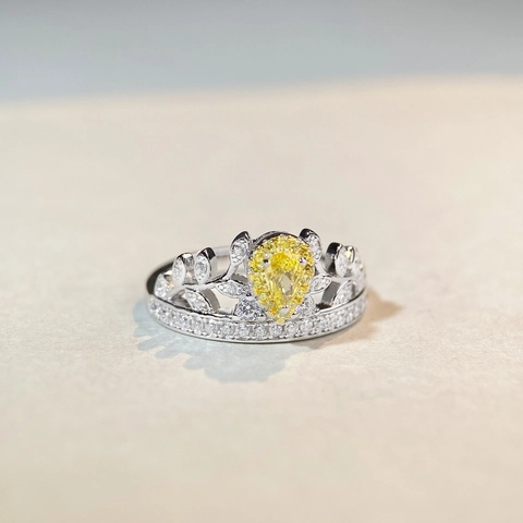 Luxury 925 Sterling Silver Crown Ring For Women Pear Cut Rhinestone Inlaid Princess Style Finger Ring Elegant Jewelry Gift