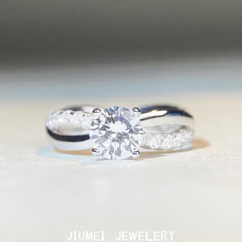 Luxury 1 Carat Moissanite 925 Sterling Silver Ring For Women Twisted Band Four Claw Engagement Wedding Band Jewelry