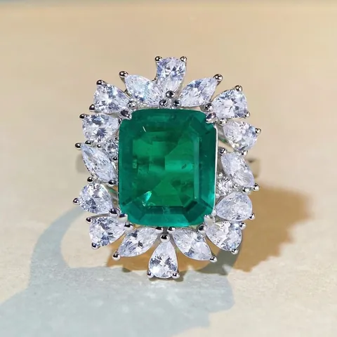 Lussuoso Anello a Grappolo in Argento Sterling 925 Taglio Smeraldo Strass Verde per Donna Elegante Gioiello Matrimonio Geometrico