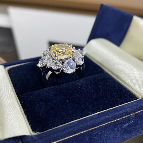 Elegant 925 Sterling Silver Flower Cluster Ring For Women Radiant Cut Yellow Rhinestone Engagement Wedding Ring Fashion Jewelry