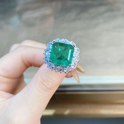 Luxury S925 Sterling Silver Emerald Cut Green Stone Ring For Women Halo Rhinestone Engagement Wedding Party Finger Ring