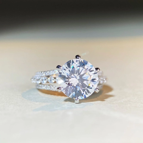 Anillo de Lujo de Plata de Ley 925 Con Moissanita de 5 Quilates Para Mujer Color D VVS1 Corte Redondo de Seis Garras Anillo de Compromiso
