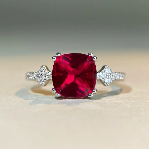 Vintage 925 Sterling Silver Pigeon Blood Red Corundum Ring For Women Geometric Cushion Cut Red Gemstone Fashion Jewelry Gift
