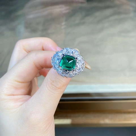 Luxury 925 Sterling Silver Emerald Green Rhinestone Ring For Women Vintage Sugarloaf Cut Geometric Statement Ring Jewelry Gift