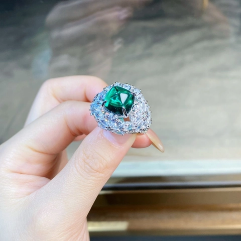 Luxury 925 Sterling Silver Emerald Green Rhinestone Ring For Women Vintage Sugarloaf Cut Geometric Statement Ring Jewelry Gift