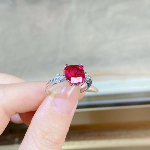 Vintage 925 Sterling Silver Pigeon Blood Red Corundum Ring For Women Geometric Cushion Cut Red Gemstone Fashion Jewelry Gift