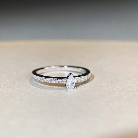 925 Sterling Silver Pear Shaped Rhinestone Ring For Women Minimalist Water Drop Pave Setting Finger Ring Fashion Jewelry