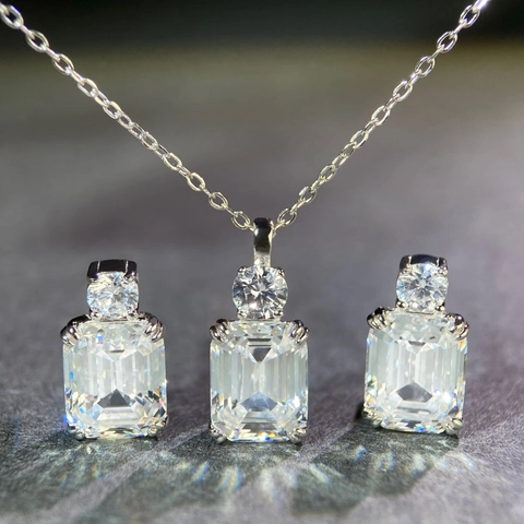 Collana con Pendente in Argento Sterling 925 e Zirconia Taglio Smeraldo Elegante Gioielli in Stile Diamante per Donna