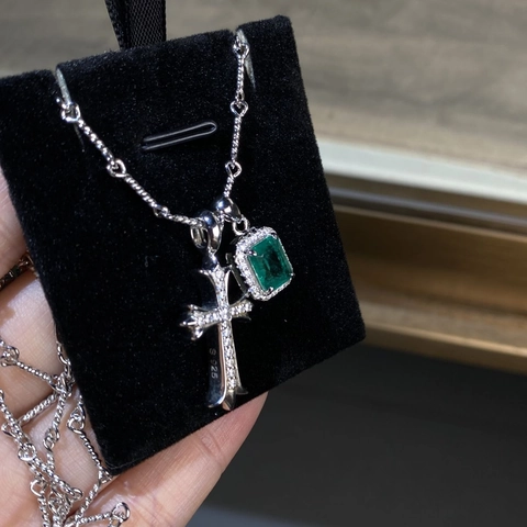 Collar de Cruz de Plata de Ley 925 Colgante Doble con Gema Verde Corte Esmeralda Diamantes Imitación Cadena Clavícula Joyería