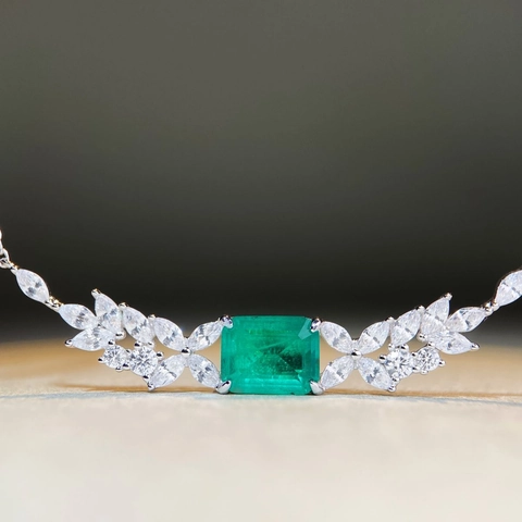 925 Sterling Silver Emerald Cut Green Gemstone Pendant Necklace Luxurious Rhinestone Wing Design Jewelry For Women Gift