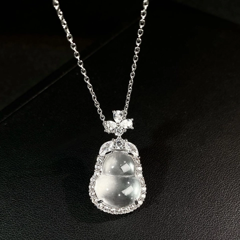 Silver Plated Copper Gourd Pendant Necklace For Women High Clarity Water Jade Rhinestone Inlaid Choker Lucky Jewelry Gift