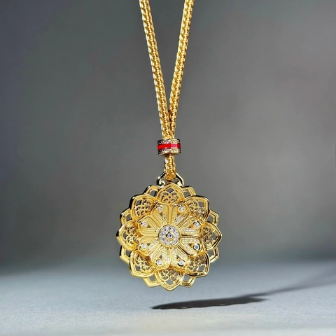 Antique Sand Gold Lotus Pendant Necklace For Women Copper Hollow Filigree Rhinestone Necklace Vintage Ethnic Jewelry Gift
