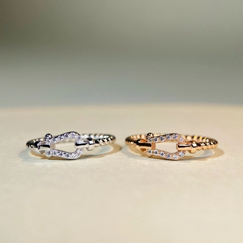Anillo de Hebilla de Herradura de Plata de Ley 925 para Mujer Bañado en Oro de 18K Circonia Diamante de Alto Carbono Joyería de Moda