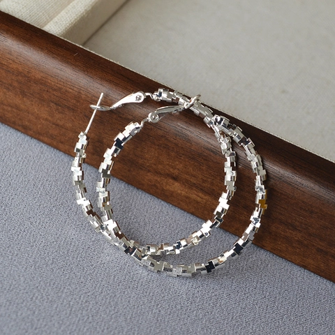 Orecchini a Cerchio Minimalisti con Texture Argento Frantumato Irregolare e Perno in Argento Sterling 925 Gioielli