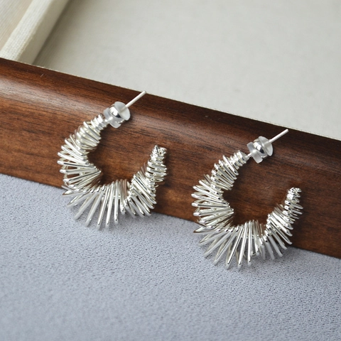 Orecchini a Bottone Lettera C in Rame Placcato Argento Con Perno in Argento Sterling 925 Design a Filo Intrecciato Cavo Gioielli da Donna