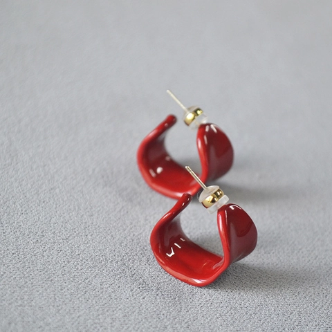 Pendientes de Botón Anchos en Forma de C Irregular Esmalte Rojo Vintage Con Poste de Plata de Ley 925 Joyería de Aleación