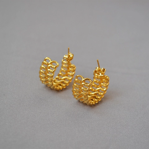 Orecchini a Cerchio Intrecciati in Ottone Placcato Oro Stile Vintage Francese Minimalista C-Shape Orecchini a Bottone Con Perno in Argento 925