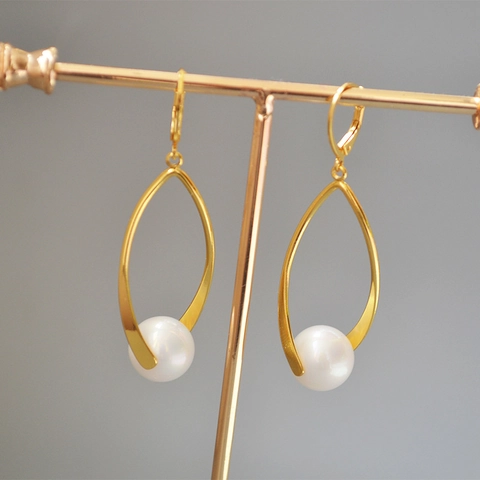 Brass Gold Plated Water Drop Hollow Frame Artificial Pearl Dangle Drop Earrings For Women Elegant Minimalist Jewelry