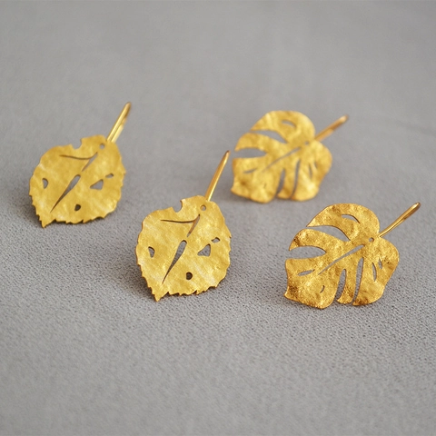 Vintage Gold Copper Leaf Drop Earrings For Women Monstera Leaf Hammered Texture Frosted Dangle Earrings Minimalist Jewelry