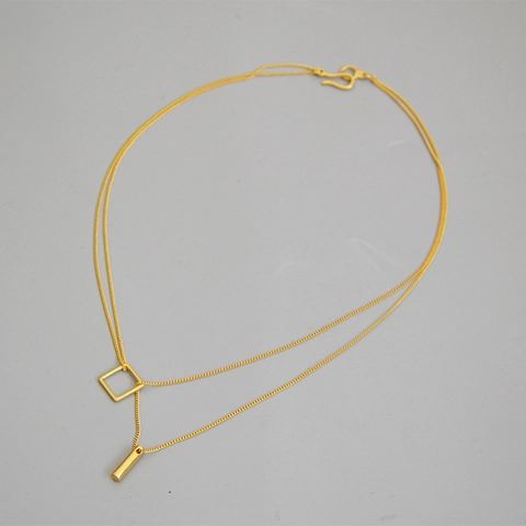 Collana Minimalista in Ottone a Doppio Strato da Donna Ciondolo Geometrico Quadrato e Cilindro Oro Gioielli per il Collo