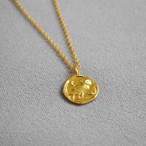 Collana con Pendente a Moneta Rotonda in Rame Vintage per Donna Rilievo Animale Cigno Gufo Ape Design Elegante Gioielli