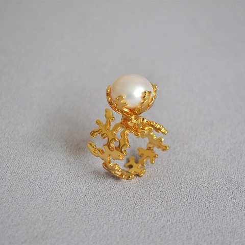 Vintage Palace Copper Coral Branch Hollow Lace Ring With Freshwater Pearl Hand-Carved Gold Artistic Rings For Women