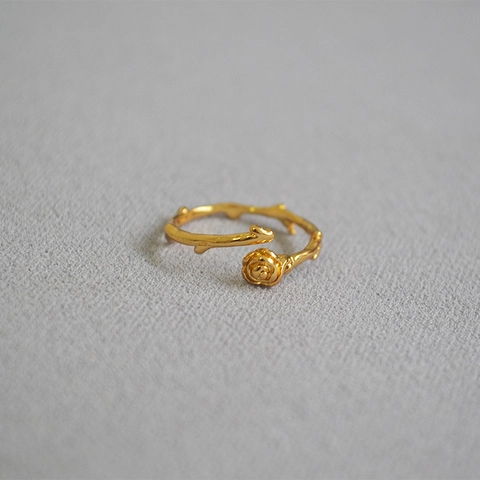 Elegante Anello in Ottone Placcato Oro a Forma di Rosa e Spine Aperto Regolabile Gioielli da Dito Botanici Vintage per Donna