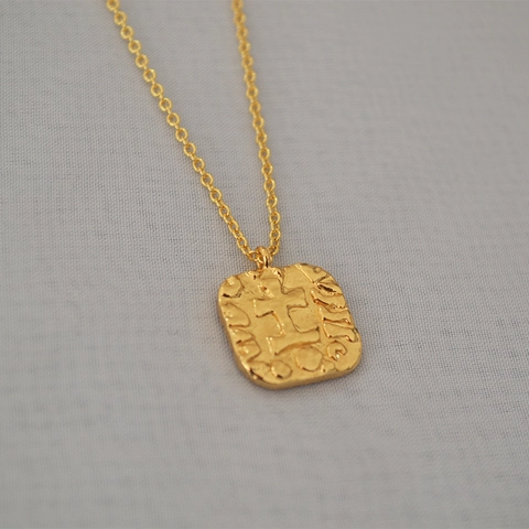 Collana con Pendente a Moneta con Rilievo di Angelo in Ottone Placcato Oro Vintage per Donna Medaglia Quadrata Doppia Faccia Gioielli
