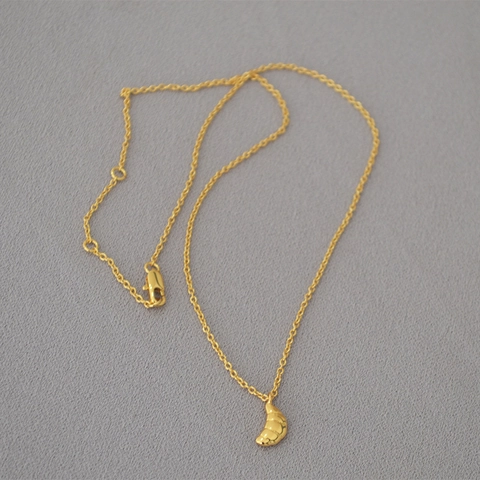 Französisch Minimalistische Vergoldete Kupfer Croissant Anhänger Halskette Für Damen Retro Brot Form Verstellbare Schlüsselbein Kette Schmuck