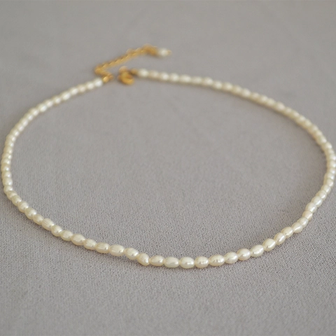 Elegante Collar De Perlas De Arroz De Agua Dulce Para Mujer Cadena De Aleación Dorada Hecha A Mano Joyería Estilo Francés