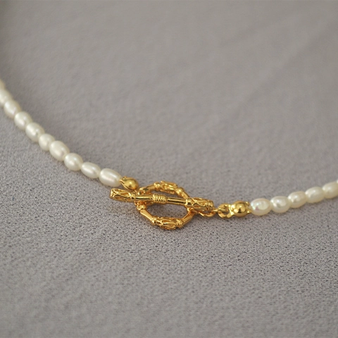 Collana Choker Francese Vintage in Perle d'Acqua Dolce Ramo di Vite Ottone Placcato Oro Chiusura Toggle Donna Gioielli