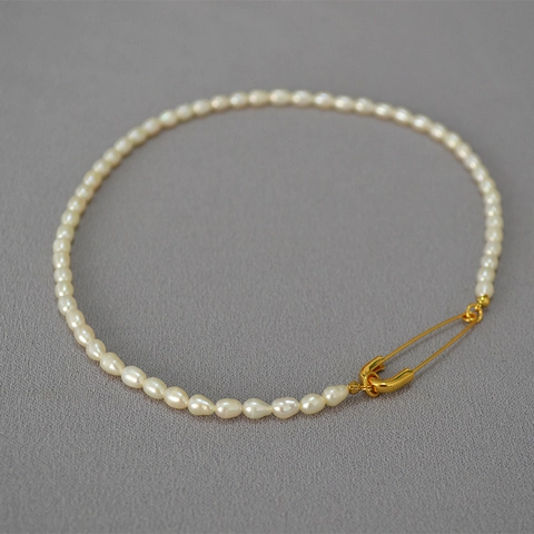 Elegante Collana di Perle di Riso d'Acqua Dolce per Donna Con Chiusura a Spilla da Balia in Lega d'Oro Gioielli Regalo