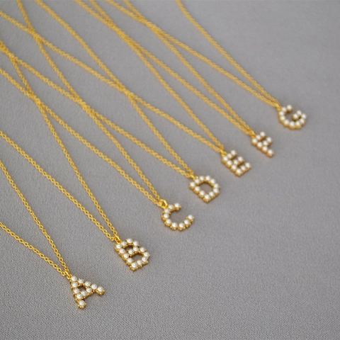 Elegante Collana Con Ciondolo a Lettera Iniziale in Ottone Placcato Oro 18K e Perla Artificiale per Gioielli da Donna