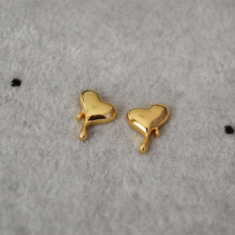 Pendientes de Botón con Forma de Corazón Líquido Para Mujer Poste de Plata de Ley 925 Latón Chapado en Oro Plata Joyería