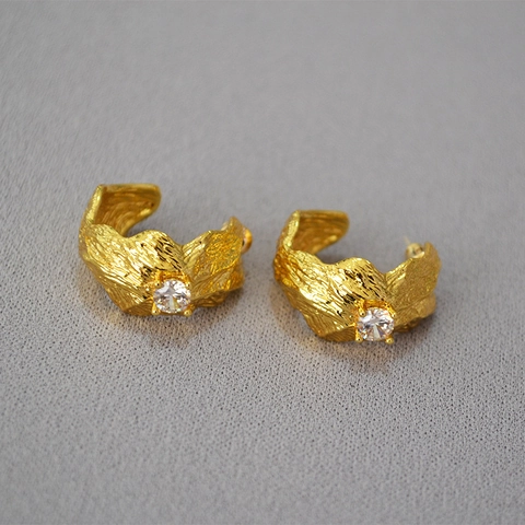 Orecchini a Bottone a Forma di C con Texture Irregolare Vintage per Donna Con Zirconia Intarsiata Ottone Perno in Argento Sterling 925 Gioielli