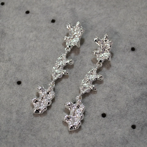 Niche Design Liquid Metal Lava Texture Long Stud Earrings For Women With 925 Sterling Silver Earring Post Brass Jewelry