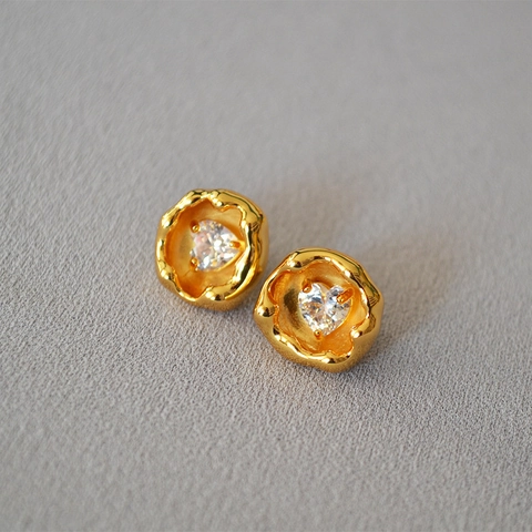Pendientes de Botón de Corazón de Circonia de Diseño de Nicho Coreano para Mujer Poste de Plata de Ley 925 Joyería de Cobre Chapado en Oro de 18K