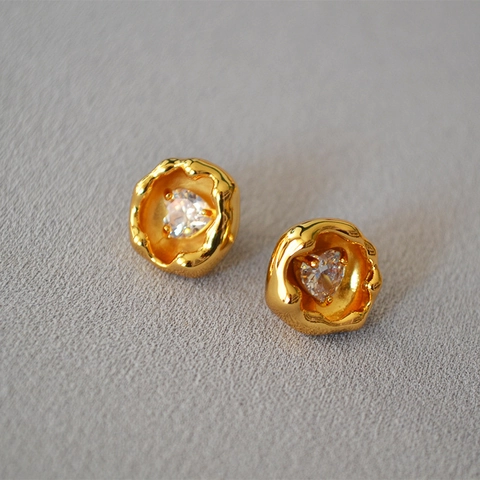 Pendientes de Botón de Corazón de Circonia de Diseño de Nicho Coreano para Mujer Poste de Plata de Ley 925 Joyería de Cobre Chapado en Oro de 18K