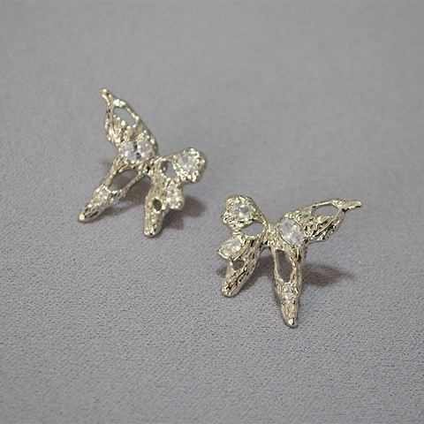 Creatieve Vloeibaar Metaal Textuur Vlinder Zirconia Oorknopjes Met 925 Sterling Zilver Stift Voor Vrouwen Artistieke Sieraden