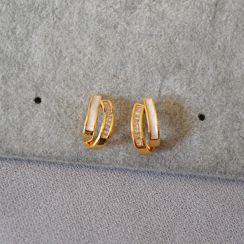 Eleganti Orecchini a Bottone in Rame Geometrici a C Con Perno in Argento Sterling 925 Zirconia Smalto Bianco Gioielli Donna