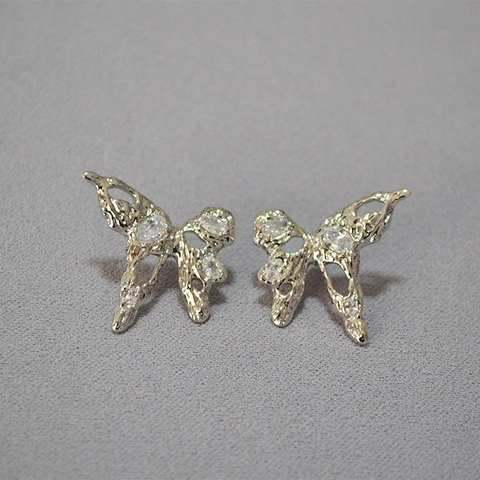 Creatieve Vloeibaar Metaal Textuur Vlinder Zirconia Oorknopjes Met 925 Sterling Zilver Stift Voor Vrouwen Artistieke Sieraden