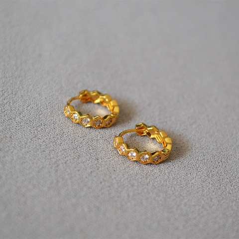 Minimalisti Orecchini a Cerchio in Ottone Placcato Oro Esagonali a Nido d'Ape con Zirconia per Donna Gioielli Geometrici